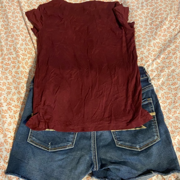 American Eagles 🦅 short size 2 & 👚 both for $25 - Picture 5 of 8